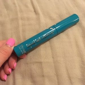 NEW Thrive mascara